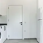 La Moda Aparts