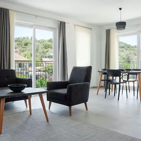 La Moda Aparts 4* كاس