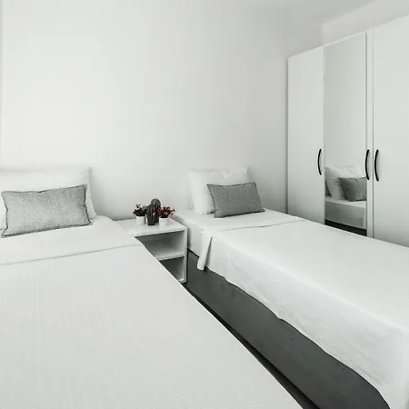 La Moda Aparts كاس